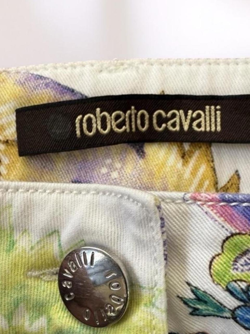 Roberto Cavalli Capris - Picture 3 of 6